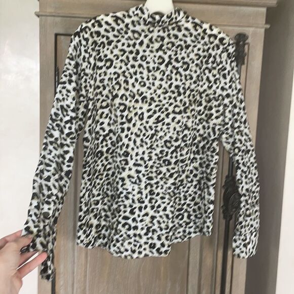 Equipment Femme Silk leopard button down blouse shirt size small - Picture 12 of 16